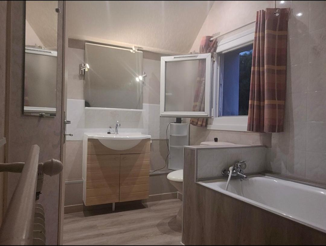 Charmante Villa Familiale A Rouen Bonsecours Bagian luar foto